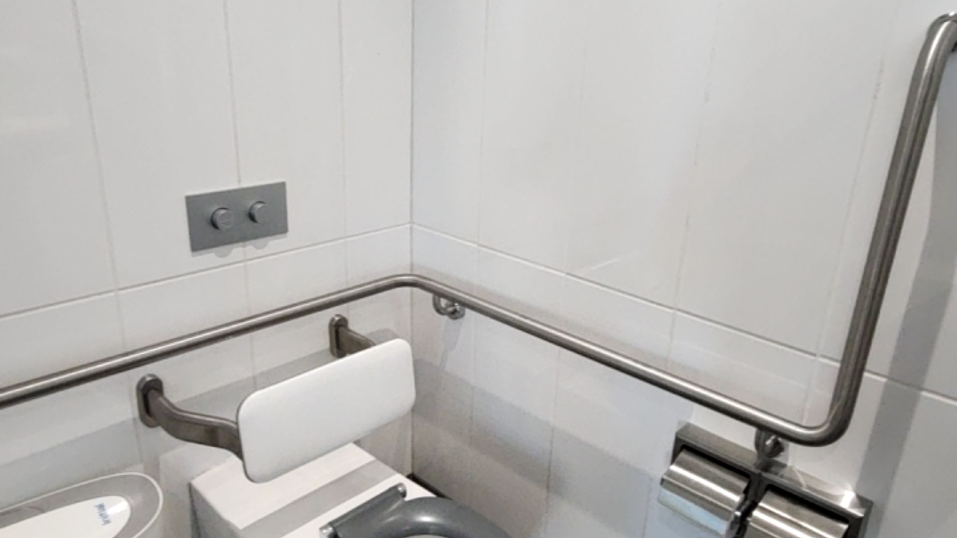 Keilor East Leisure Centre - accessible restrooms