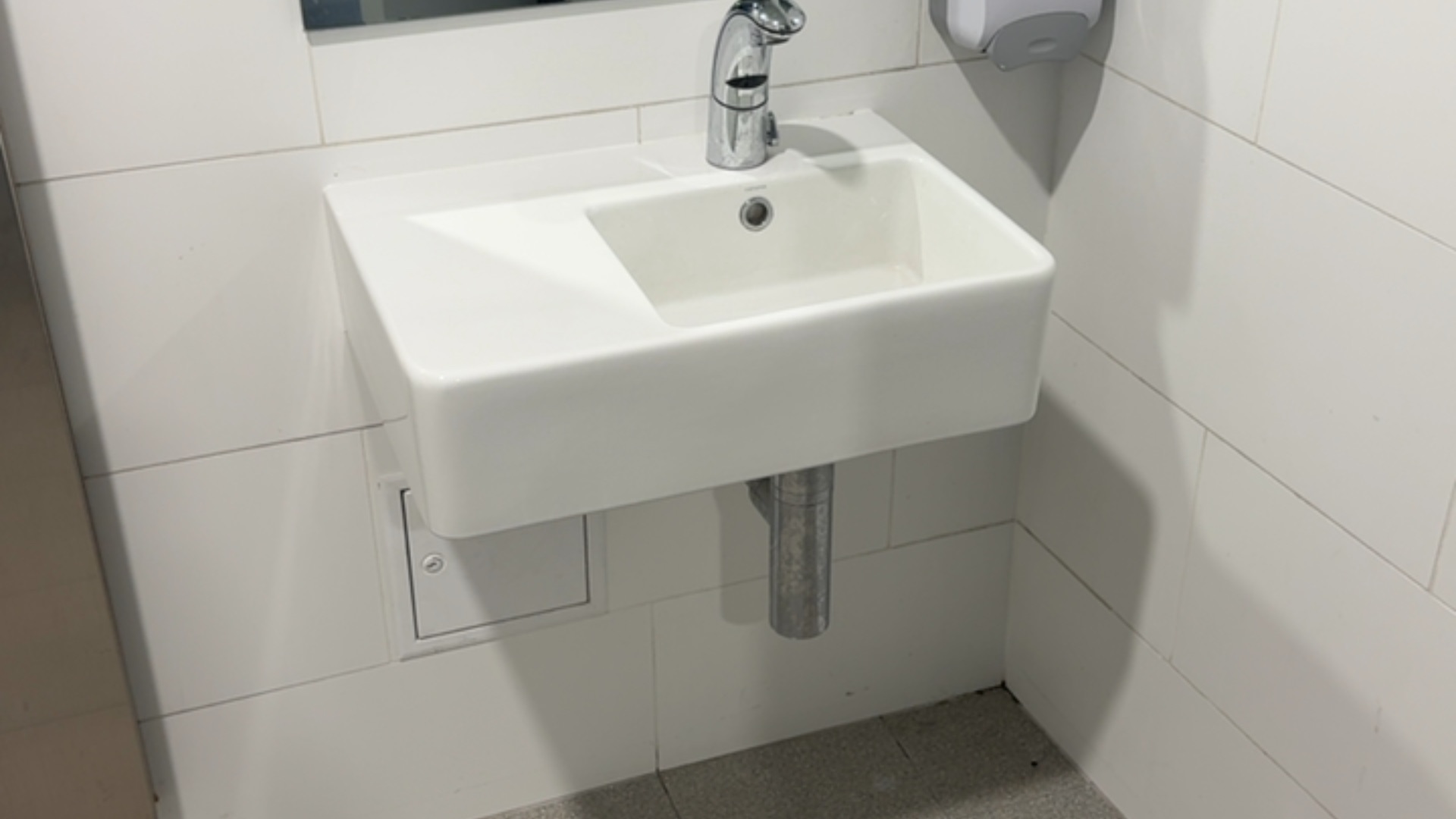 Stromlo Leisure Centre  - accessible restrooms