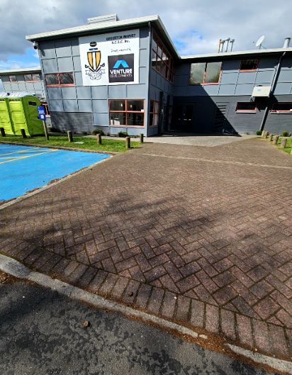 arriving_at_venue accessibility image