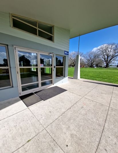 arriving_at_venue accessibility image